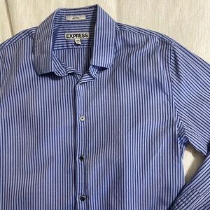 Men’s Express Fitted Long Sleeve Casual Dress Shirt